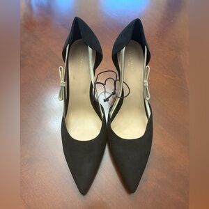 Gorgeous Ann Taylor Black Suede Pointed Heels